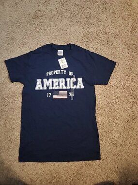 NWT Kohls Property Of America Patriotic Tshirt by Gildan Navy Size Small